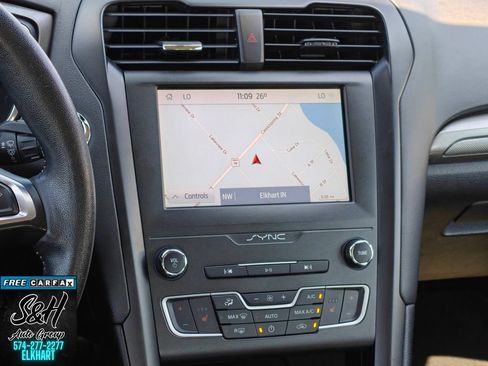 Used 2020 Ford Fusion SE w/ Equipment Group 151A FWD image 7