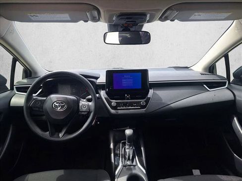 Used 2025 Toyota Corolla LE FWD image 10