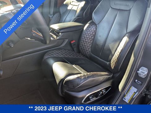 Used 2023 Jeep Grand Cherokee Summit image 16