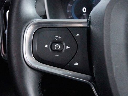 Certified 2025 Volvo XC40 B5 Ultra w/ Protection Package Premier AWD/4WD image 15