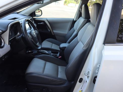 Used 2013 Toyota RAV4 Limited FWD image 19