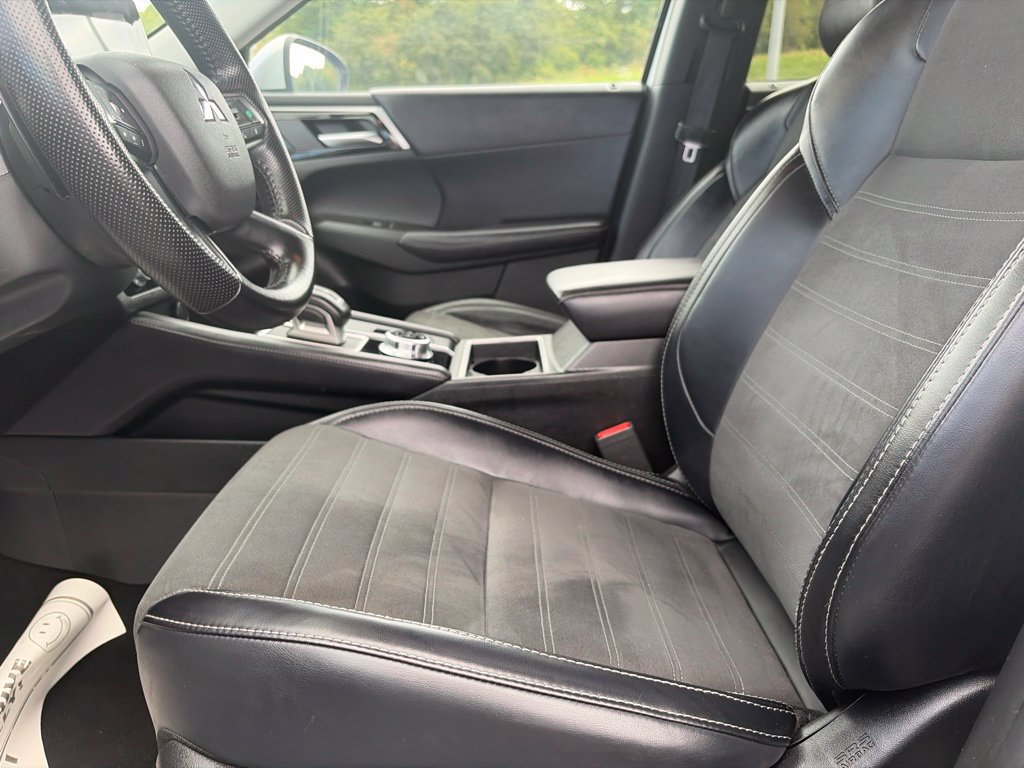 Used 2024 Mitsubishi Outlander SE Black Edition AWD/4WD image 17