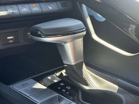 Used 2025 Hyundai Elantra SEL FWD image 18