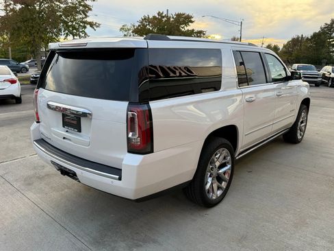 Used 2019 GMC Yukon XL Denali w/ Denali Ultimate Package image 3