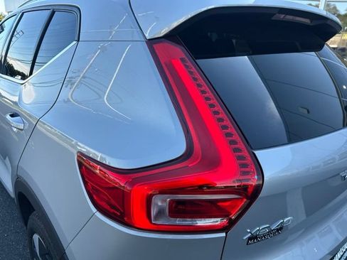 Used 2025 Volvo XC40 B5 Plus AWD/4WD image 10