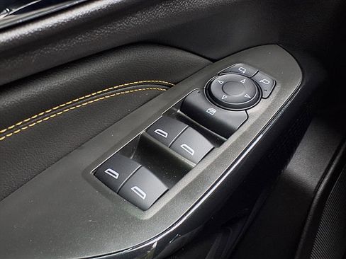 Used 2025 Chevrolet Trax ACTIV w/ Sunroof Package image 22