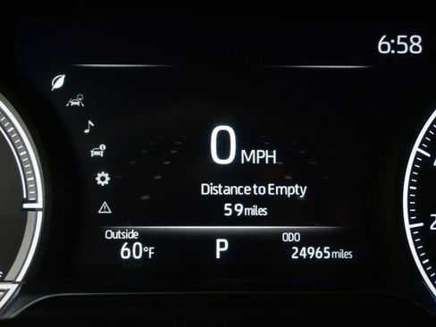 Used 2024 Toyota Venza LE image 25