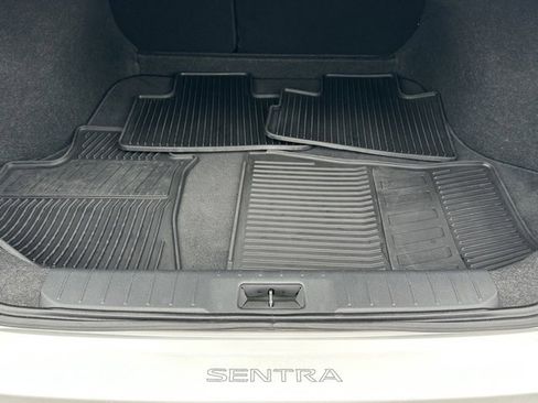 Certified 2023 Nissan Sentra SR w/ Midnight Edition Package image 18