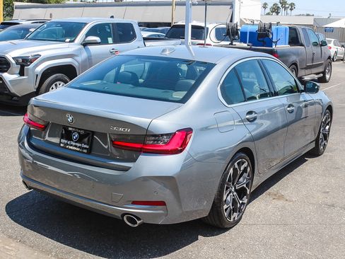 Used 2026 BMW 330i Sedan w/ Premium Package RWD image 4