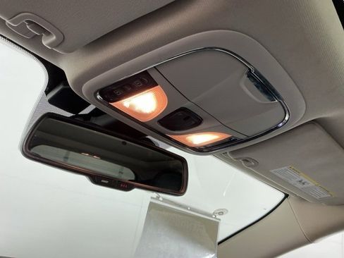 Used 2017 Jeep Cherokee Overland w/ Technology Group image 22