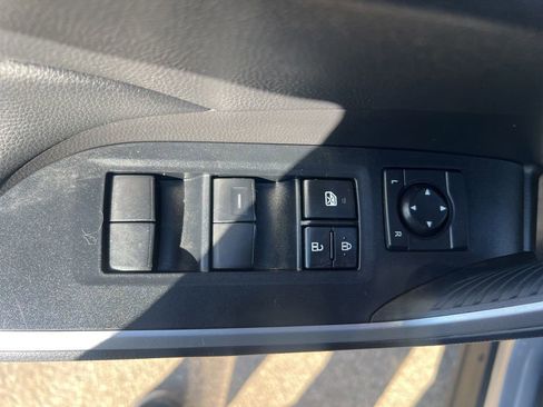 Used 2022 Toyota RAV4 LE image 47