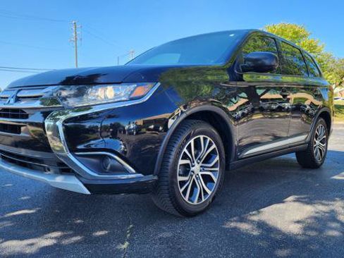 Used 2016 Mitsubishi Outlander SE AWD/4WD image 2