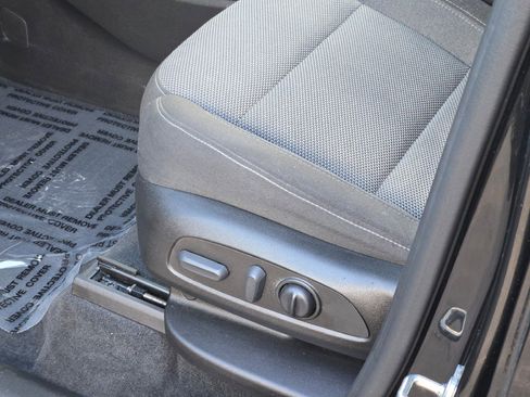 Used 2022 Chevrolet Traverse LT w/ LPO, Floor Liner Package image 23