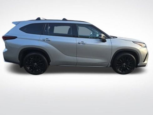 Used 2024 Toyota Highlander XSE image 8