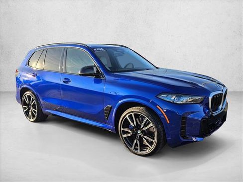 Used 2025 BMW X5 M60i image 3