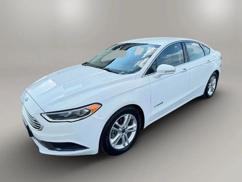 Used 2018 Ford Fusion SE w/ Equipment Group 602A FWD image 5