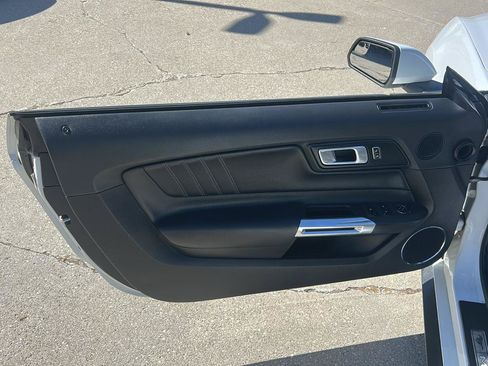 Used 2020 Ford Mustang Premium RWD image 9
