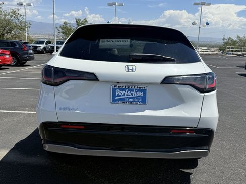 Certified 2024 Honda HR-V EX-L image 6