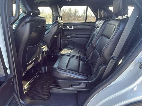 Used 2020 Ford Explorer XLT w/ Equipment Group 202A image 27