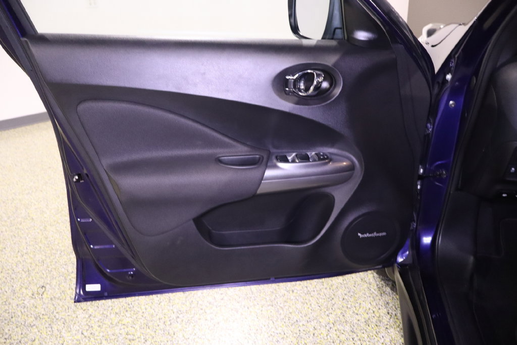 Used 2016 Nissan Juke SL FWD image 35