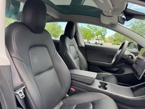 Used 2019 Tesla Model 3 Mid Range RWD image 18