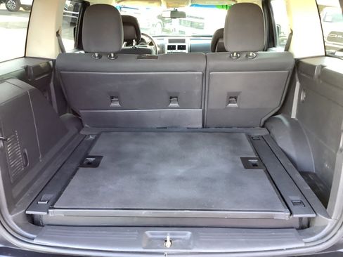 Used 2011 Dodge Nitro SXT image 8