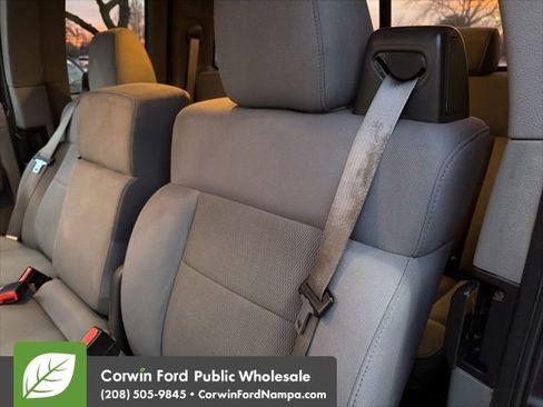 Used 2005 Ford F150 XLT image 23