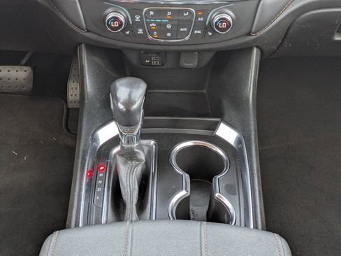 Used 2021 Chevrolet Traverse LT w/ LT Premium Package image 24