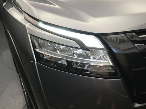 Used 2023 Nissan Pathfinder SL w/ Lighting Package (N92) AWD/4WD image 10