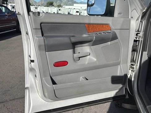 Used 2007 Dodge Ram 2500 Truck Laramie AWD/4WD image 11