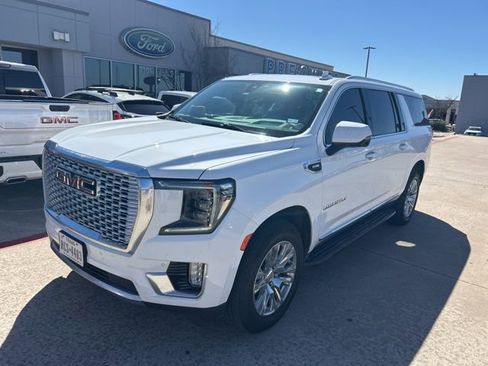 Used 2021 GMC Yukon XL Denali image 7