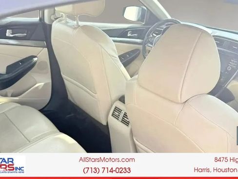 Used 2020 Nissan Maxima 3.5 SV w/ Floor Mat Group FWD image 11