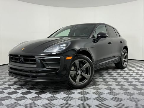 Certified 2026 Porsche Macan AWD/4WD image 1