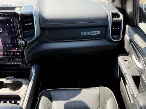 Used 2020 RAM 1500 Laramie AWD/4WD image 11