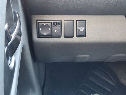 Used 2018 Nissan Frontier SV image 21