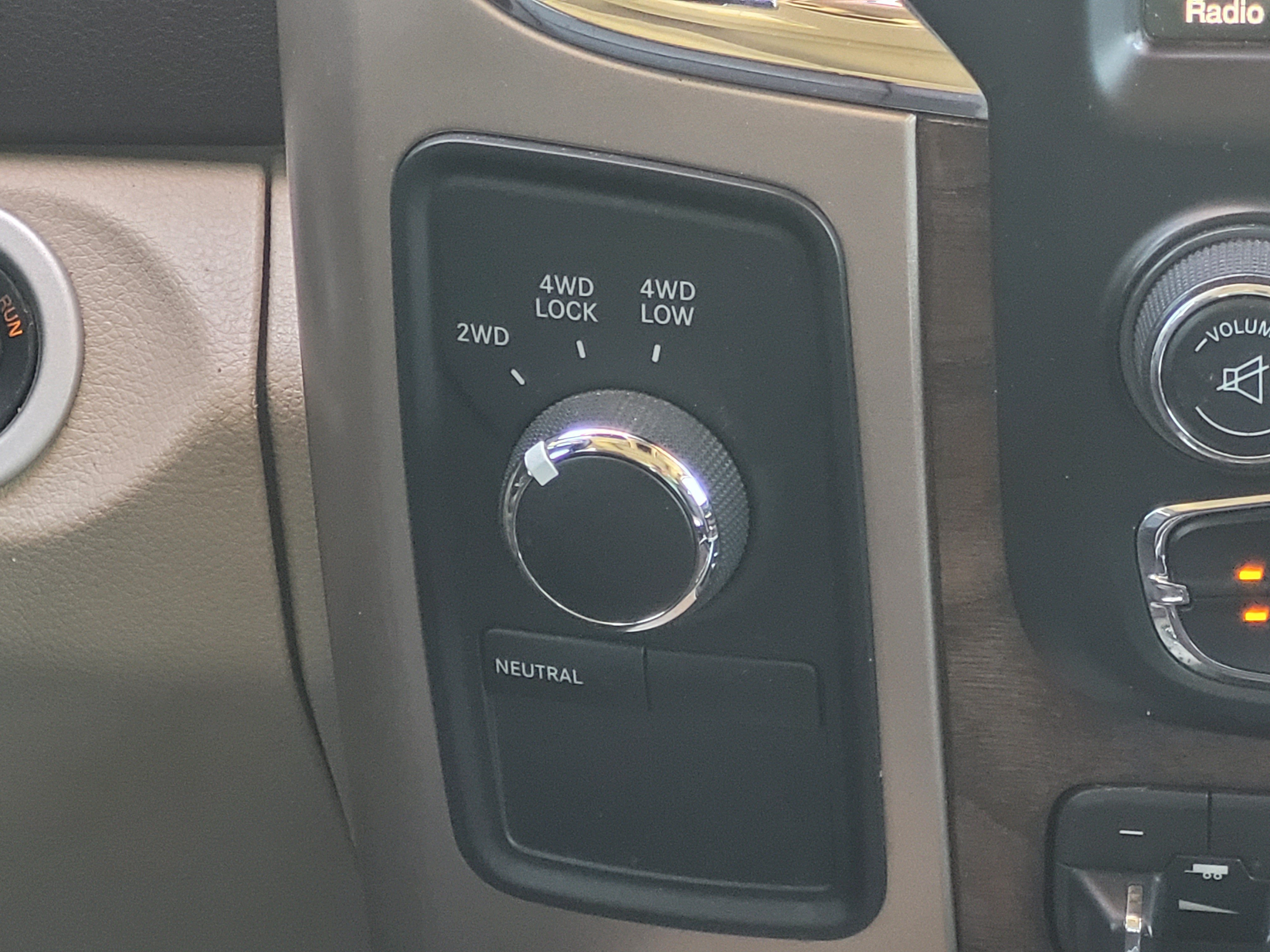 Used 2017 RAM 3500 Laramie Longhorn w/ Convenience Group AWD/4WD image 18