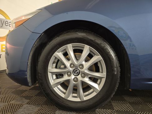Used 2018 MAZDA MAZDA3 Sport w/ Preferred Equipment Package image 32