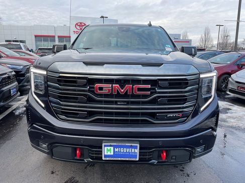 Used 2022 GMC Sierra 1500 AT4 w/ AT4 Premium Package image 2