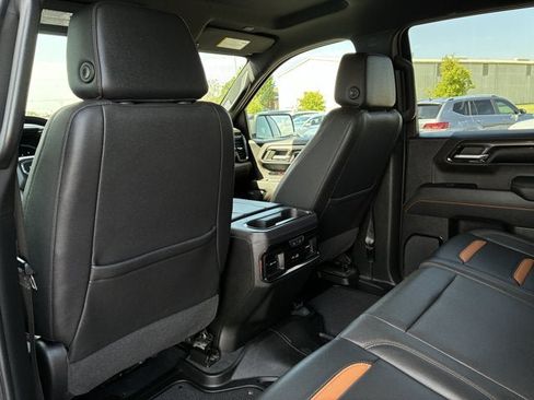 Used 2023 GMC Sierra 1500 AT4 w/ AT4 Preferred Package AWD/4WD image 17