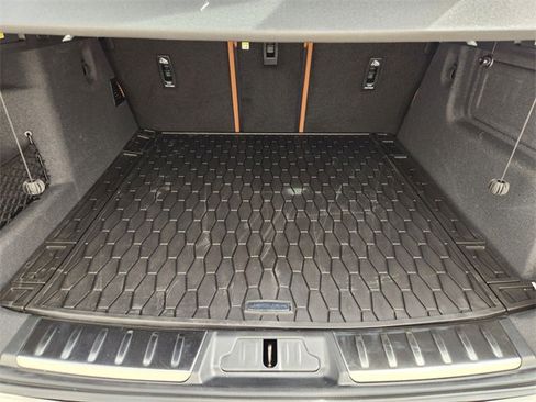 Used 2026 Jaguar F-PACE R-Dynamic S image 23