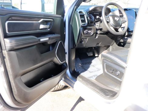Used 2025 RAM 1500 Laramie image 10