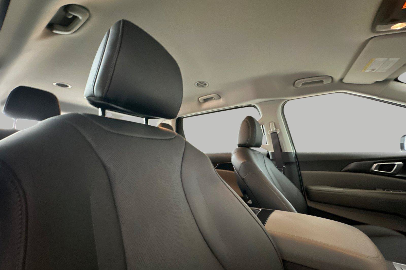 Used 2026 Kia Carnival LXS FWD image 19