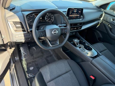 Used 2026 Nissan Rogue SV image 16