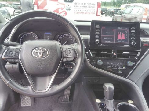 Used 2024 Toyota Camry SE FWD image 8