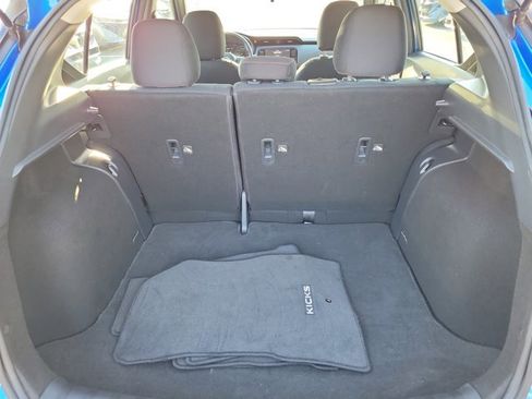 Used 2021 Nissan Kicks SR FWD image 9