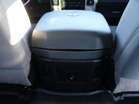 Used 2018 RAM 2500 Big Horn image 32