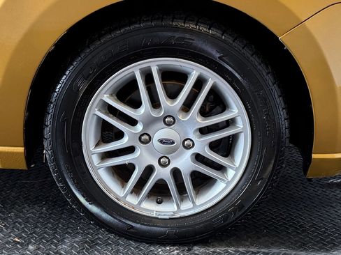 Used 2009 Ford Focus SE image 10