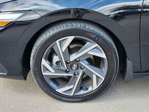 Certified 2025 Hyundai Elantra Sport image 10