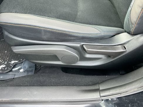 Used 2017 Subaru Crosstrek 2.0i Premium w/ Moonroof Package image 22