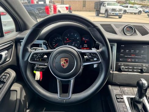 Used 2018 Porsche Macan AWD/4WD image 11